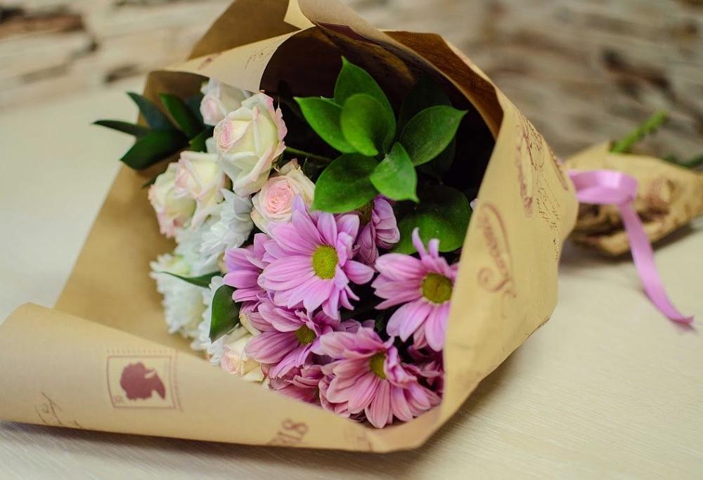 Букет цветов из: Розы и Хризантемы в Новокасторное