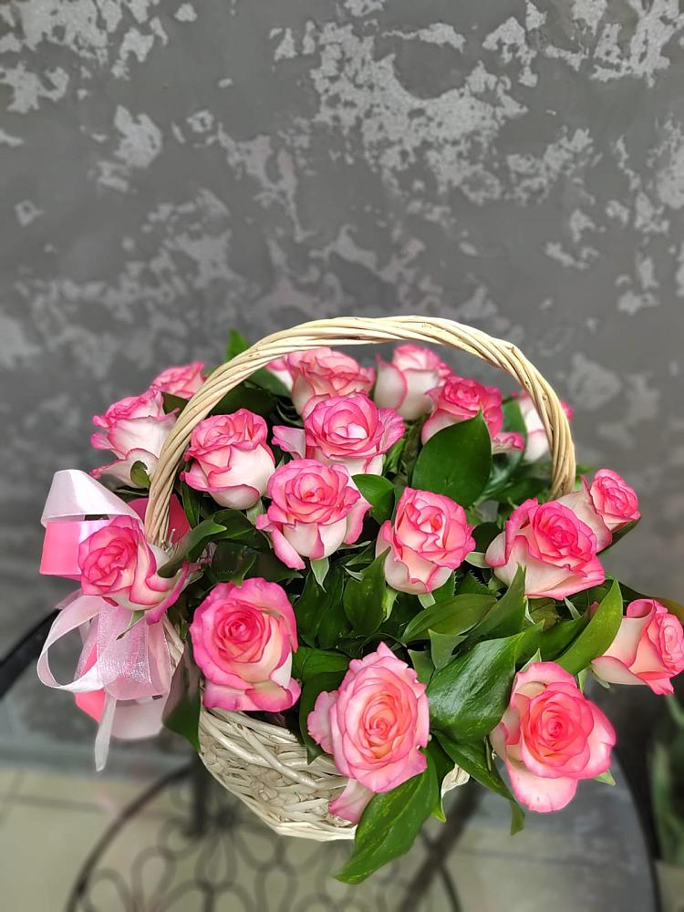 Цветочная композиция из Розы в корзине в Новокасторное