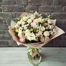 Букет цветов из:  Альстромерии, Розы и Хризантемы в Новокасторное