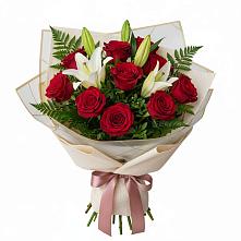 Букет цветов из:  Лилии и Розы в Новокасторное