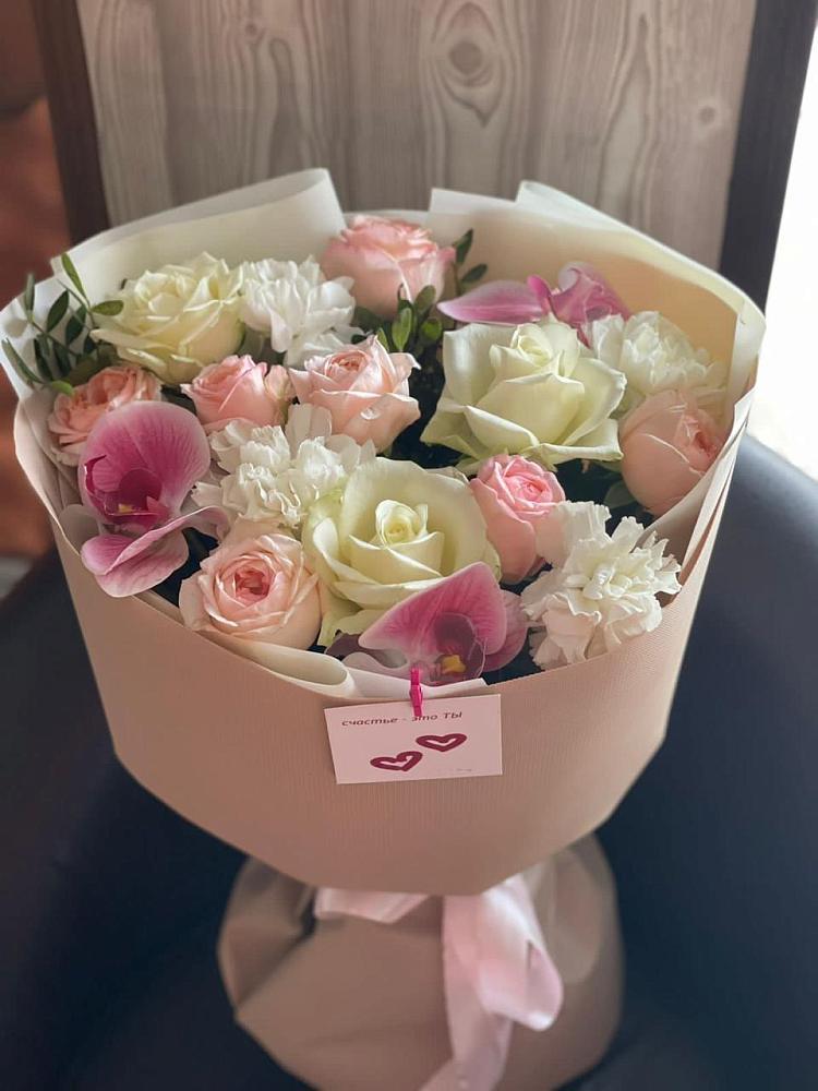 Букет цветов из: Орхидеи, Розы и Гвоздики в Новокасторное