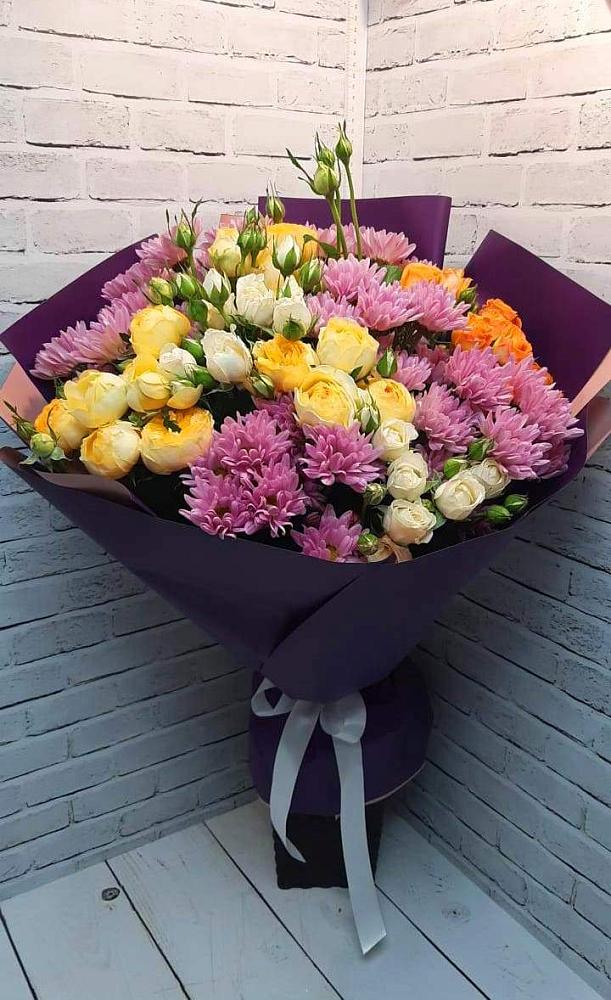 Букет цветов из: Хризантемы и Розы в Новокасторное
