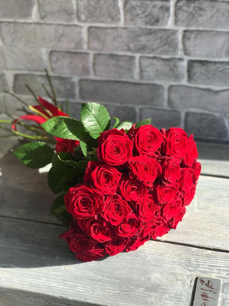 Букет Красные розы Фридом в Новокасторное