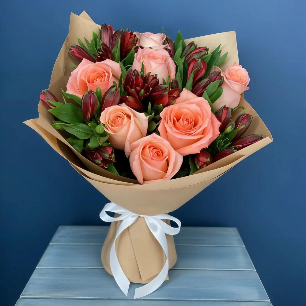 Букет цветов из: Розы и Альстромерии в Новокасторное