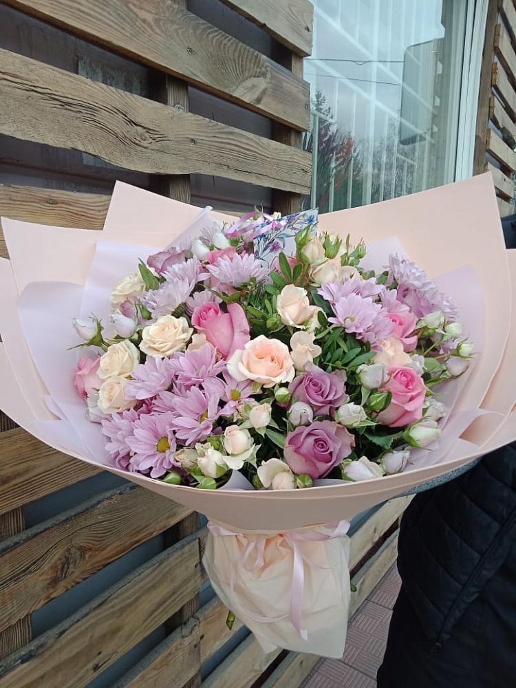 Букет цветов из: Розы и Хризантемы в Новокасторное