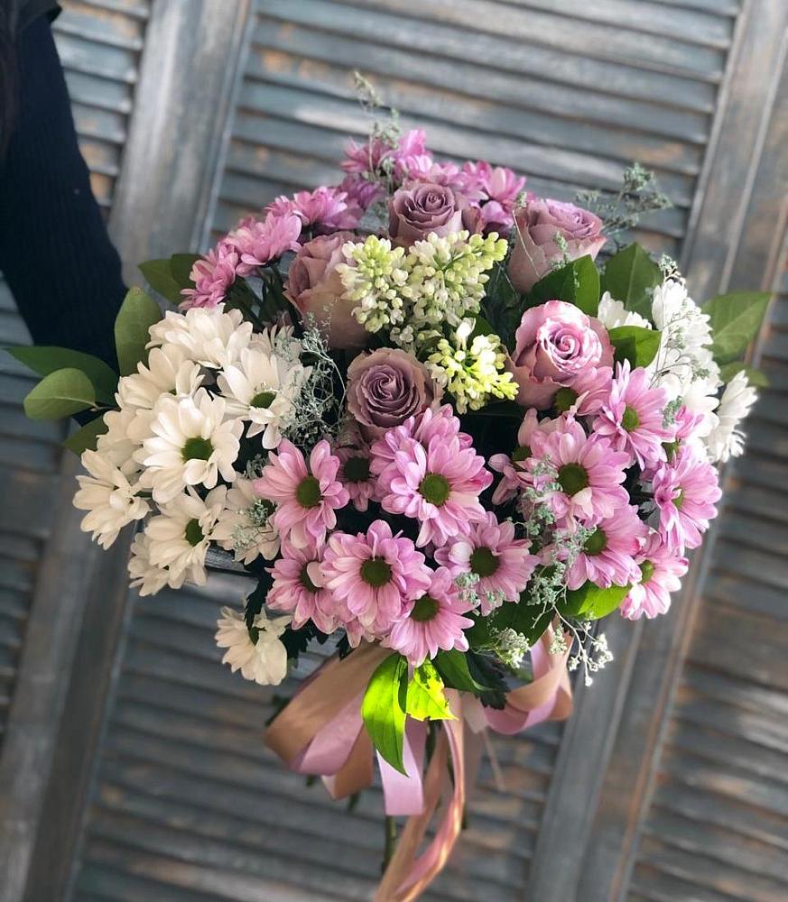 Букет цветов из: Хризантемы и Розы в Новокасторное