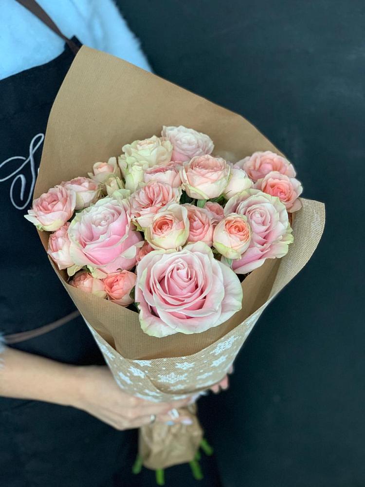 Букет цветов из: Хризантемы и Розы в Новокасторное