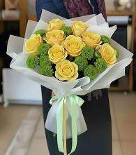 Букет цветов из:  Хризантемы и Розы в Новокасторное