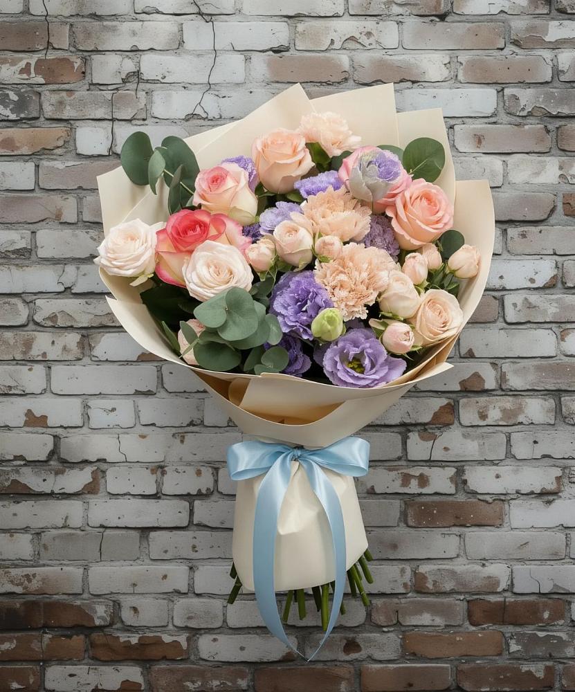 Букет цветов из: Розы, Лизиантусы и Гвоздики в Новокасторное