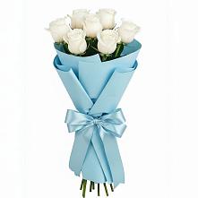 Букет 7 белых роз Проуд в Новокасторное