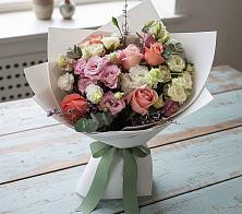 Букет цветов из:  Розы, Лизиантусы и Гвоздики в Новокасторное