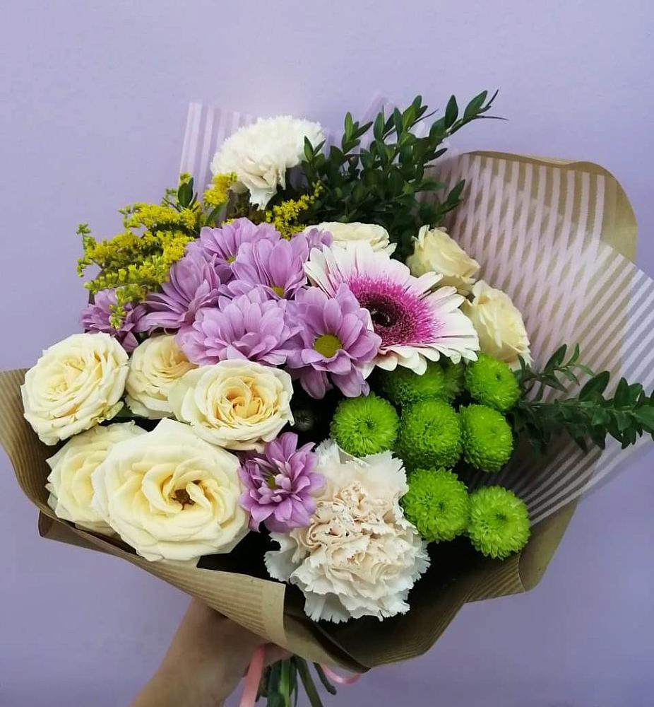 Букет цветов из: Хризантемы, Розы, Гвоздики и Герберы в Новокасторное