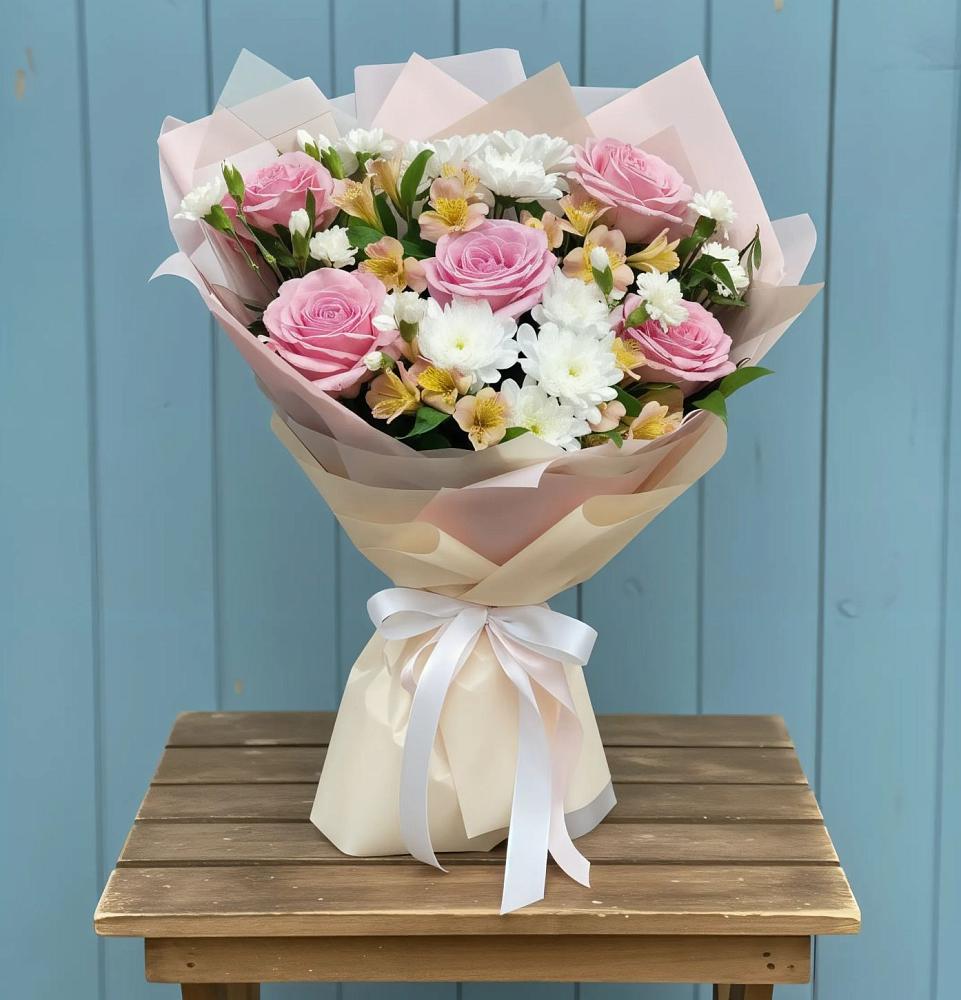 Букет цветов из: Гвоздики, Орхидеи и Розы в Новокасторное