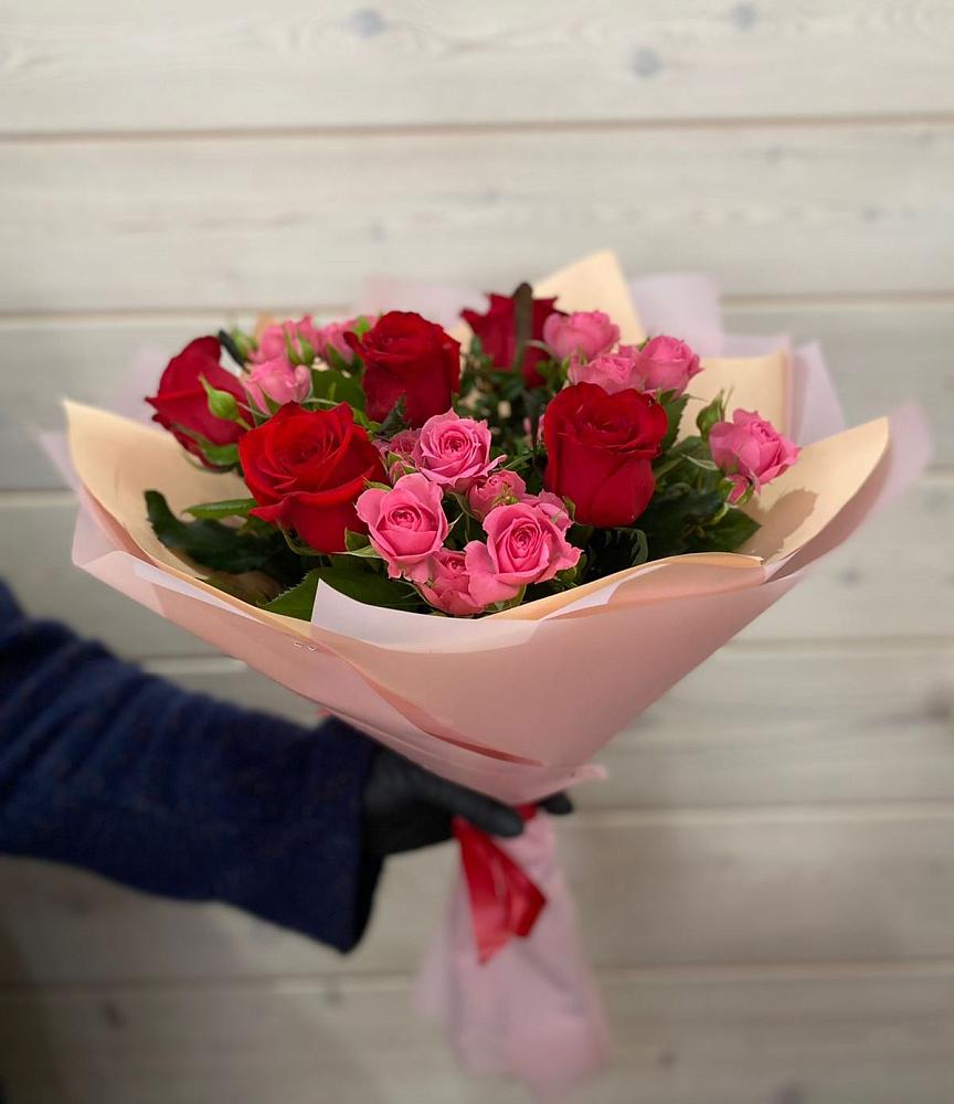 Букет цветов из: Розы в Новокасторное