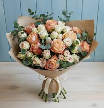 Букет цветов из:  Альстромерии и Розы в Новокасторное