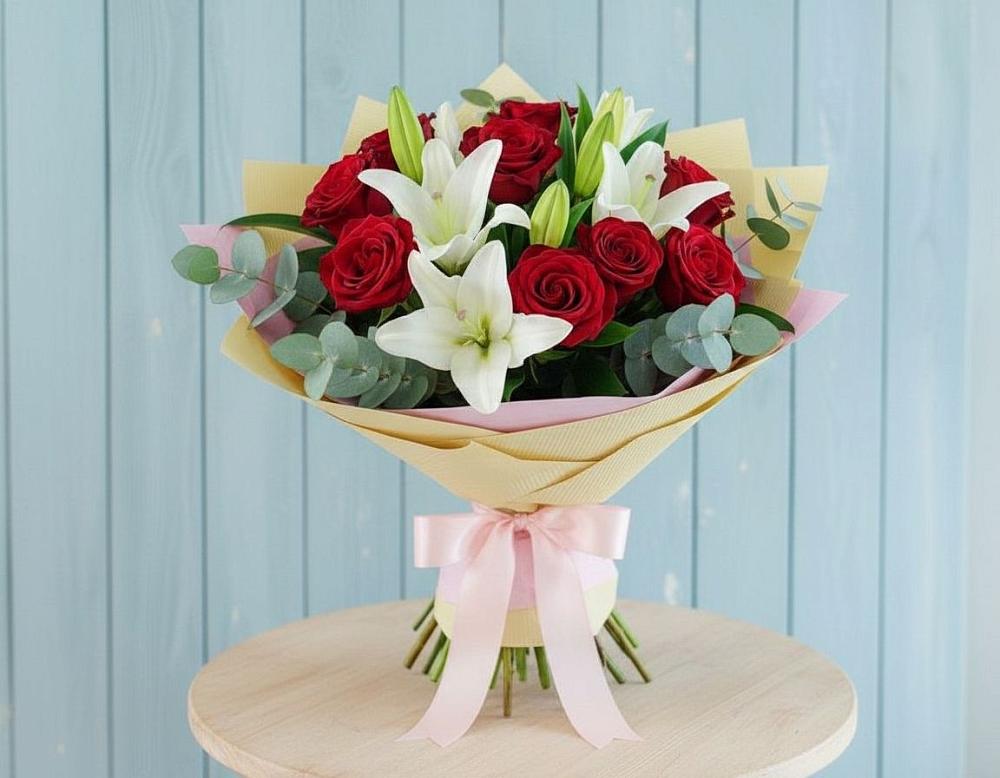 Букет цветов из: Лилии и Розы в Новокасторное